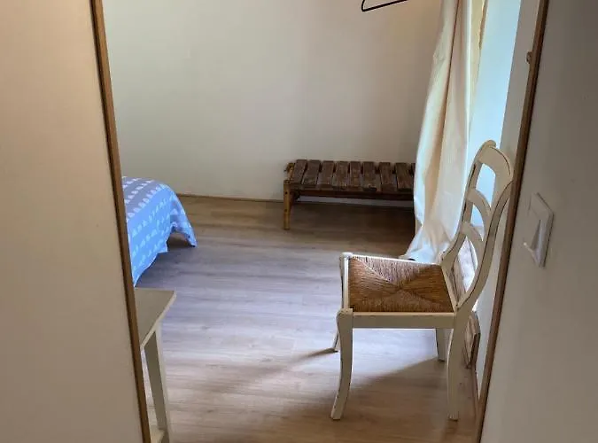 Vue Du Chateau A La Petite Ferme D'alpacas بيت للعطل *