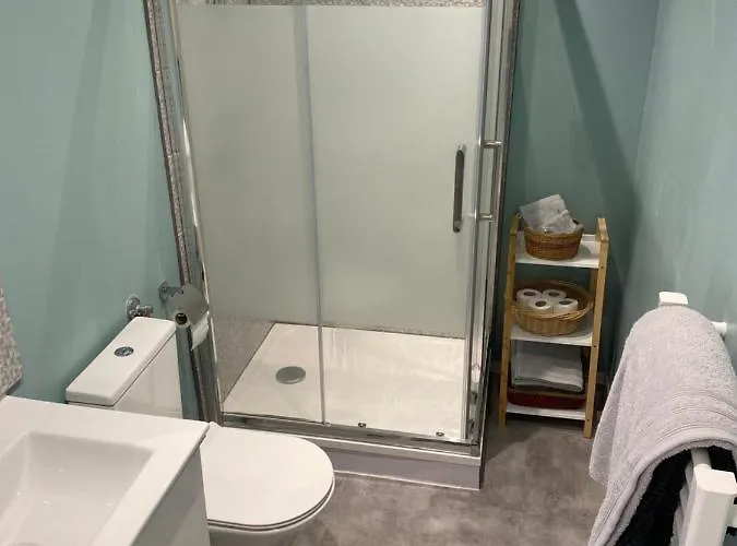 Vue Du Chateau A La Petite Ferme D'alpacas Sanzay